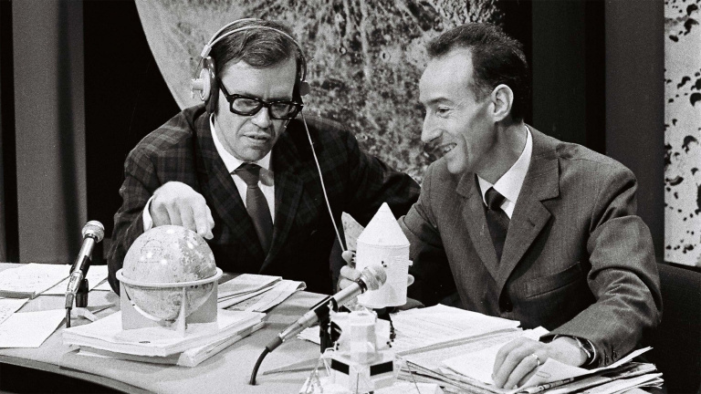 Landing on the moon: an open lecture on the "Media History"